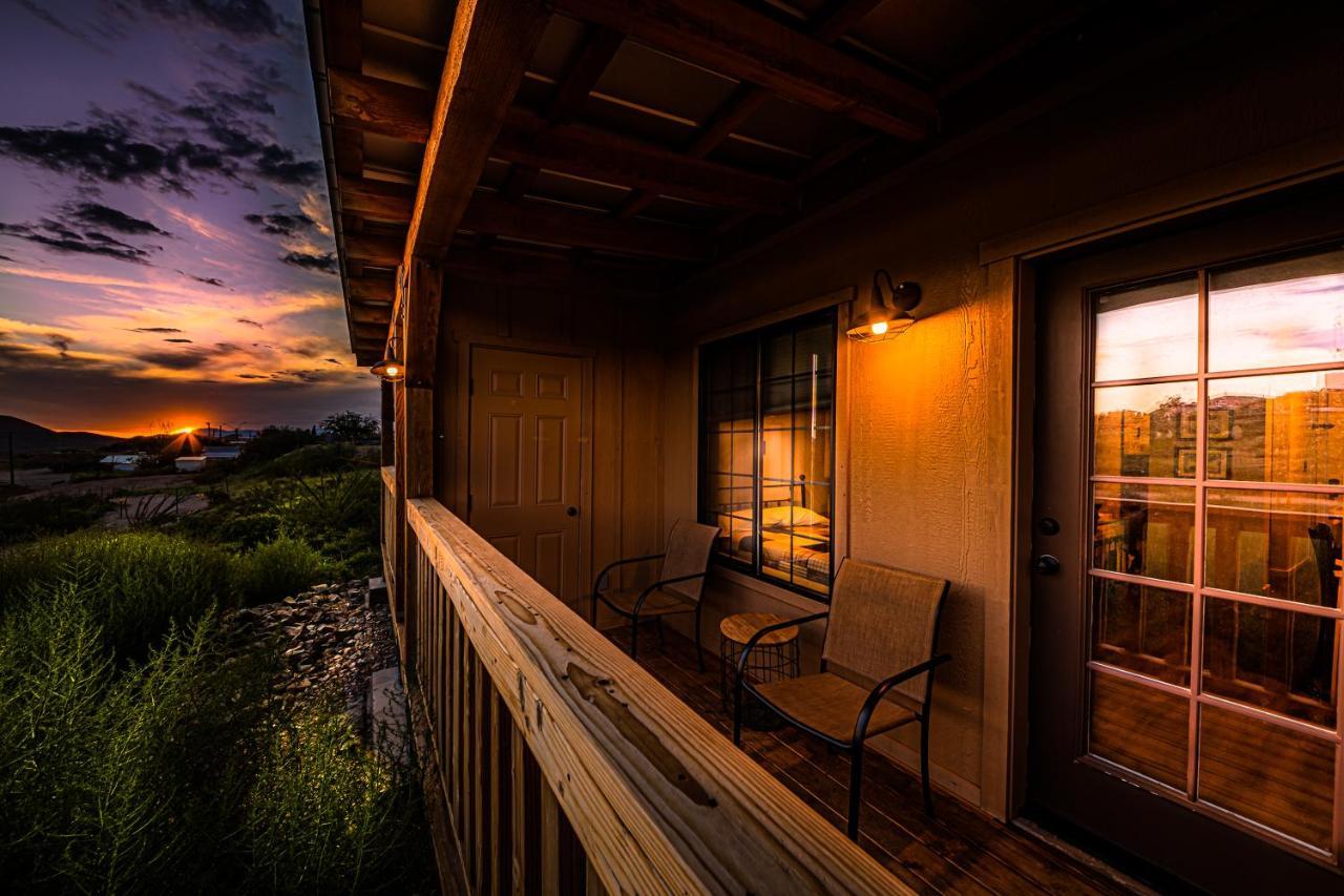 -Pet Friendly- Miners Cabin #5 -Two Double Beds - Private Balcony Tombstone Kültér fotó