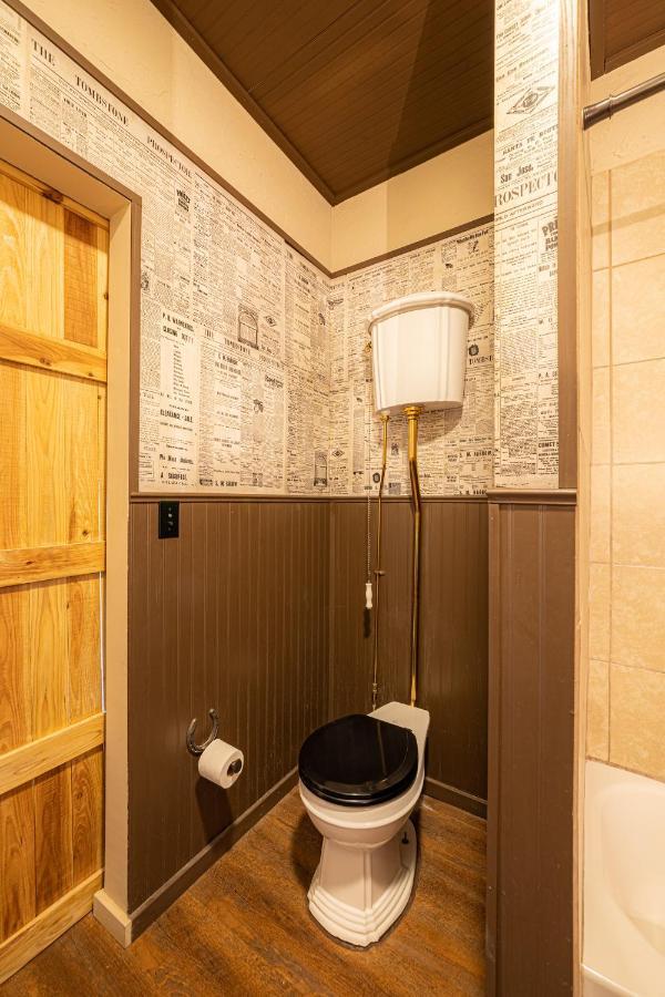 -Pet Friendly- Miners Cabin #5 -Two Double Beds - Private Balcony Tombstone Kültér fotó