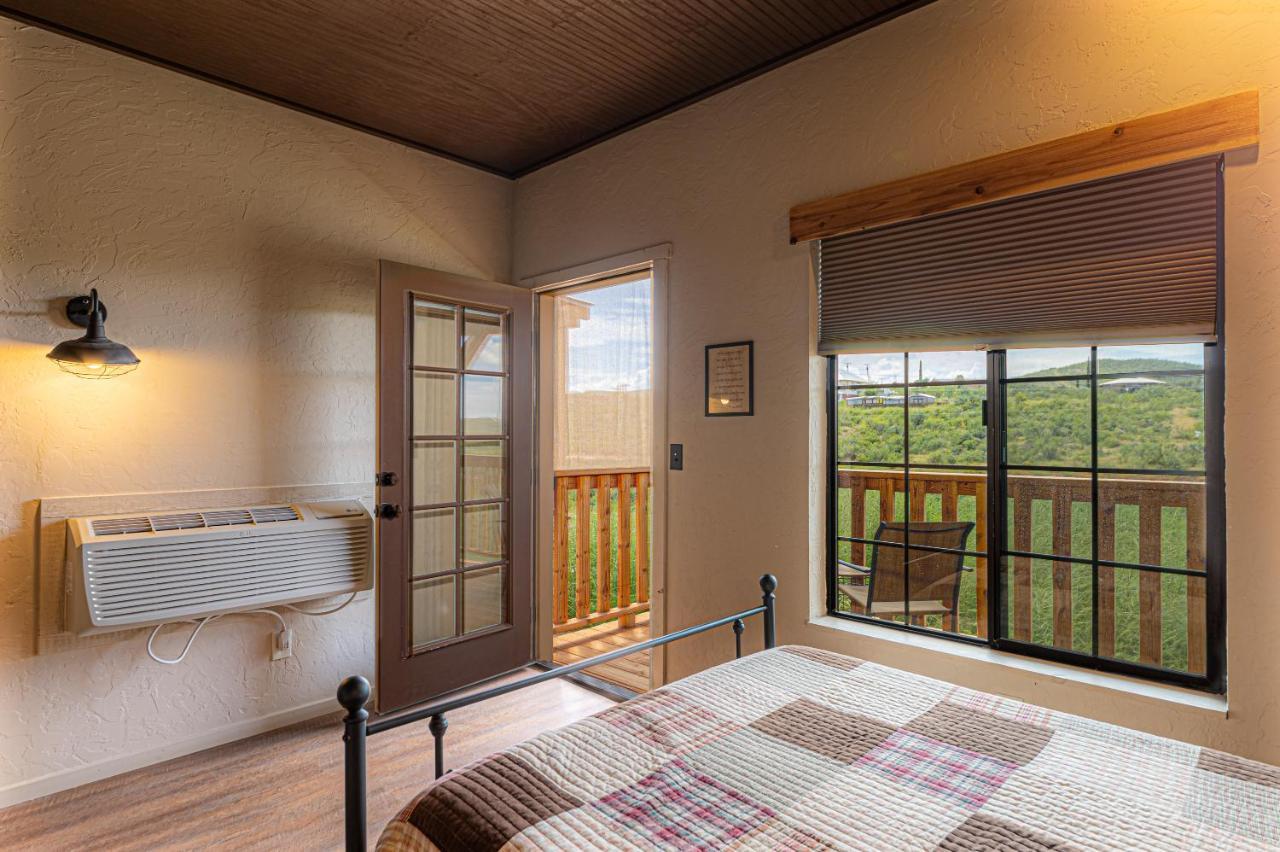 -Pet Friendly- Miners Cabin #5 -Two Double Beds - Private Balcony Tombstone Kültér fotó