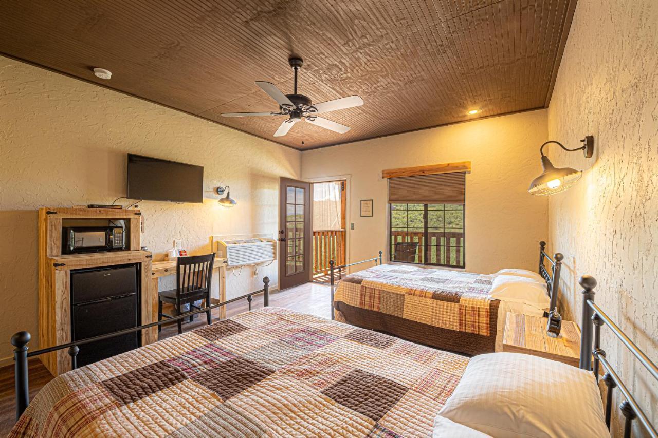 -Pet Friendly- Miners Cabin #5 -Two Double Beds - Private Balcony Tombstone Kültér fotó