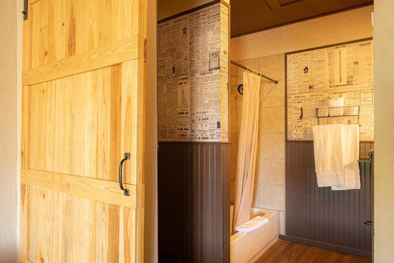-Pet Friendly- Miners Cabin #5 -Two Double Beds - Private Balcony Tombstone Kültér fotó