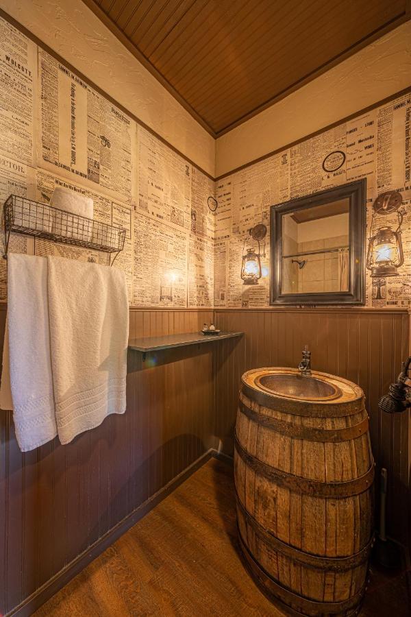 -Pet Friendly- Miners Cabin #5 -Two Double Beds - Private Balcony Tombstone Kültér fotó
