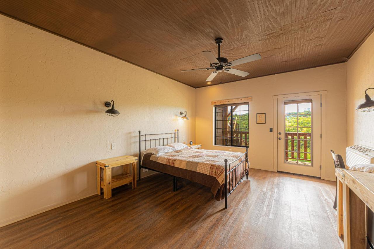 -Pet Friendly- Miners Cabin #5 -Two Double Beds - Private Balcony Tombstone Kültér fotó